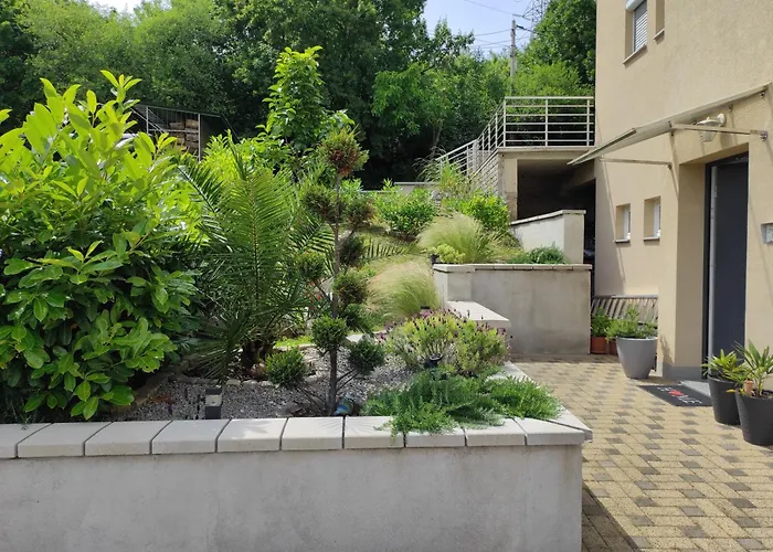 Apartments With A Parking Space Rijeka - 18146