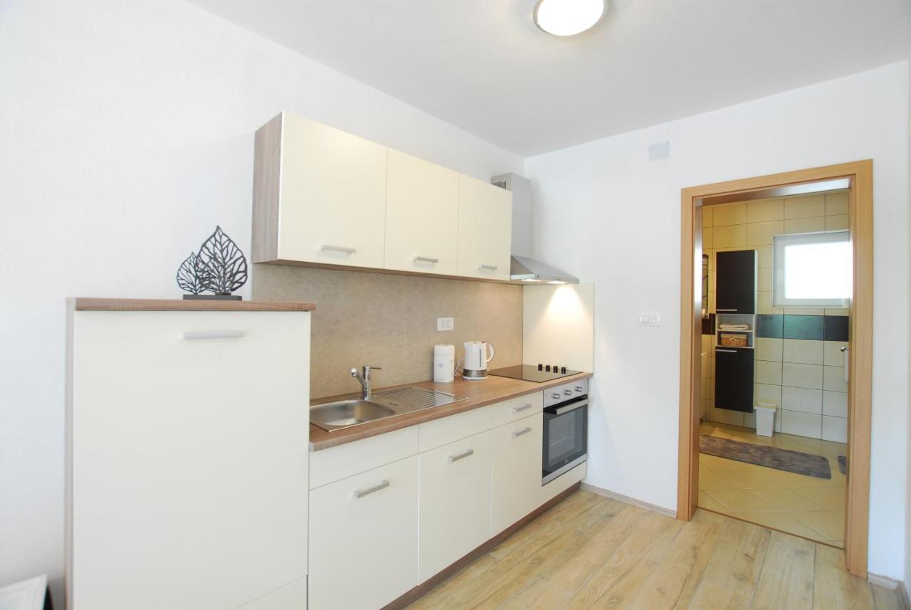 Apartment With A Parking Space - 18146 Rijeka