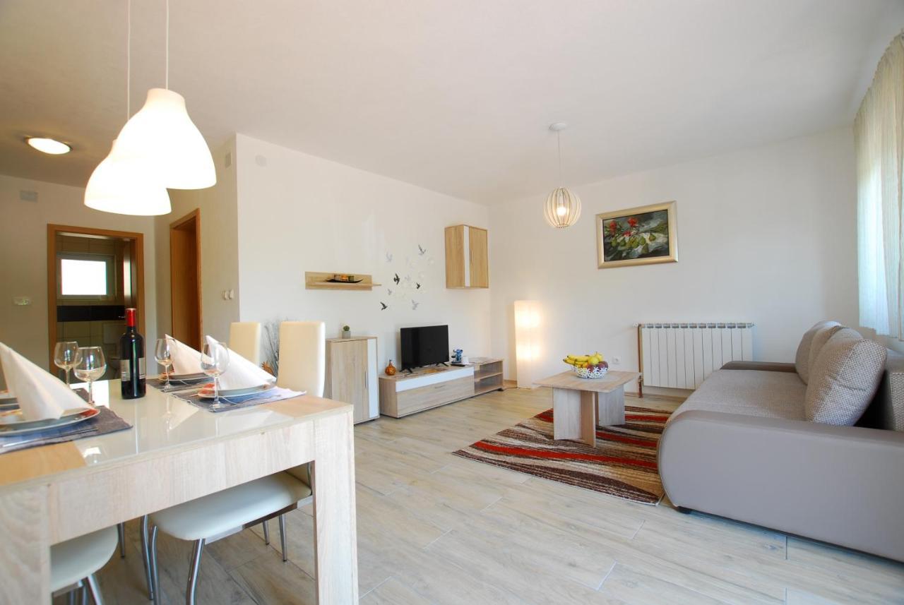 Apartment With A Parking Space - 18146